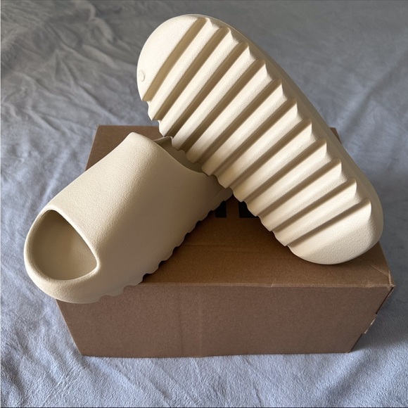 Yeezy Slide Bone 8US - Picture 5 of 5